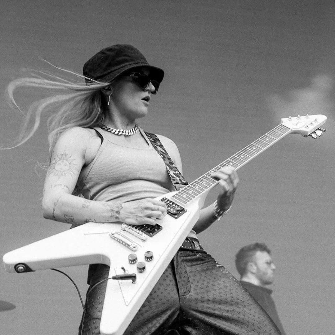 R.08® Edge Drop Earrings | White Gold - Image 6